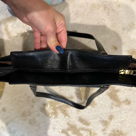 Ralph Lauren, Lauren, black leather bag with gold hardware and lettering. - Picture 6 of 10